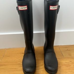 Hunter Boots Matte Dark Blue Zip Up + Fleece Socks